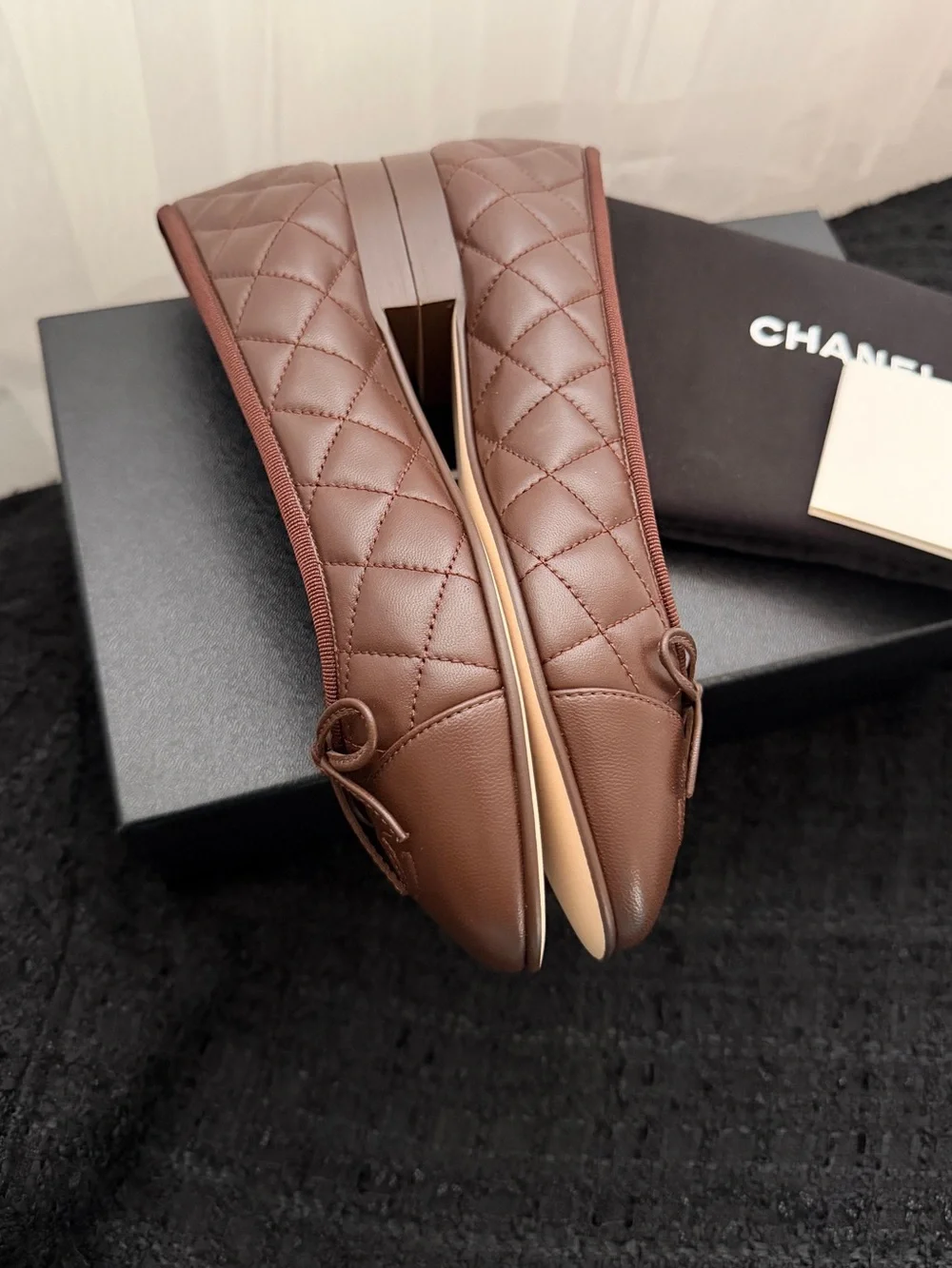 Auth Chanel BNIB 26B Dark Brown Quilted CC Logo Ballet Flats - Size 37.5